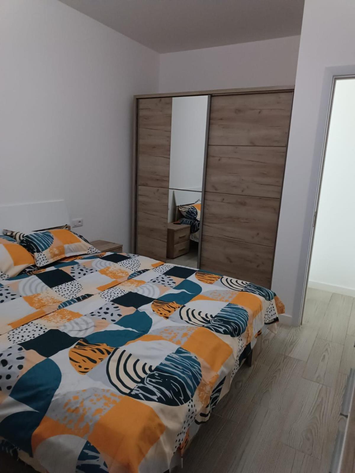 Apartament 2 Camere, Bloc Nou, Langa Promenada Moll, Capacitate 4 Persoane 克拉奥华 外观 照片